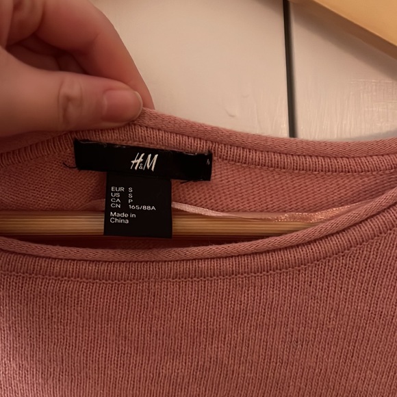 Pink H&M Sweater Size Small - Picture 3 of 4